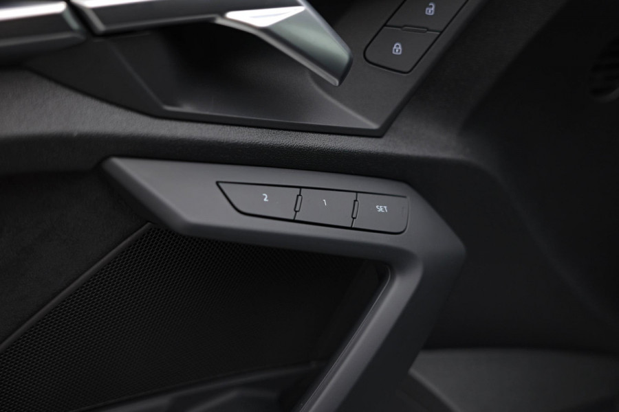 Audi RS3 Sportback 2.5 TFSI quattro |Keramisch|Pano|360|Carbon|HUD|B&O|Memory|
