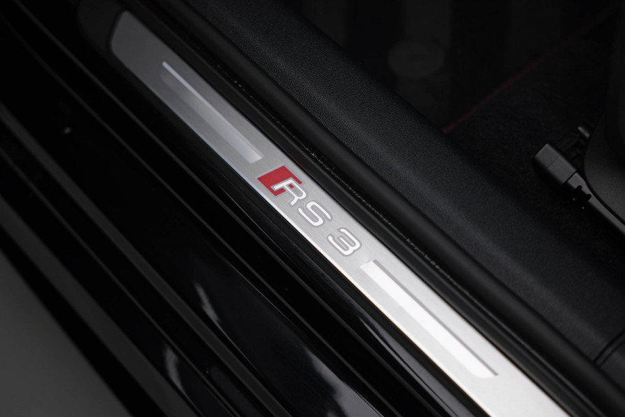 Audi RS3 Sportback 2.5 TFSI quattro |Keramisch|Pano|360|Carbon|HUD|B&O|Memory|