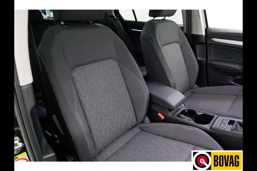 Volkswagen Golf 1.5 TSI Bus. Comf. Ed. 116 PK | Stoel & Stuurverw. | App. connect | Adap. Cruise | Extra getint glas v/a b-stijl | PDC V+ A | Draadloze tel. lader | All season banden