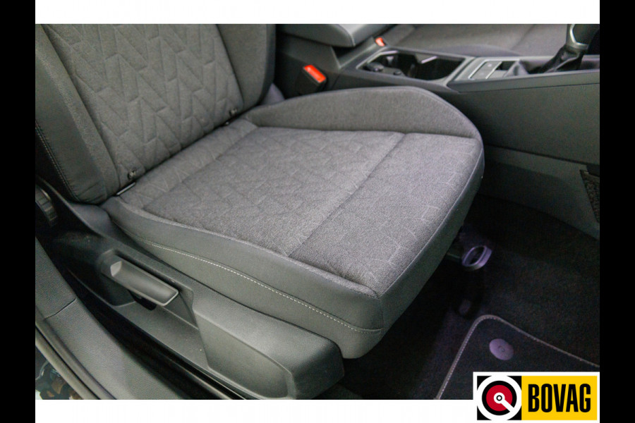 Volkswagen Golf 1.5 TSI Bus. Comf. Ed. 116 PK | Stoel & Stuurverw. | App. connect | Adap. Cruise | Extra getint glas v/a b-stijl | PDC V+ A | Draadloze tel. lader | All season banden