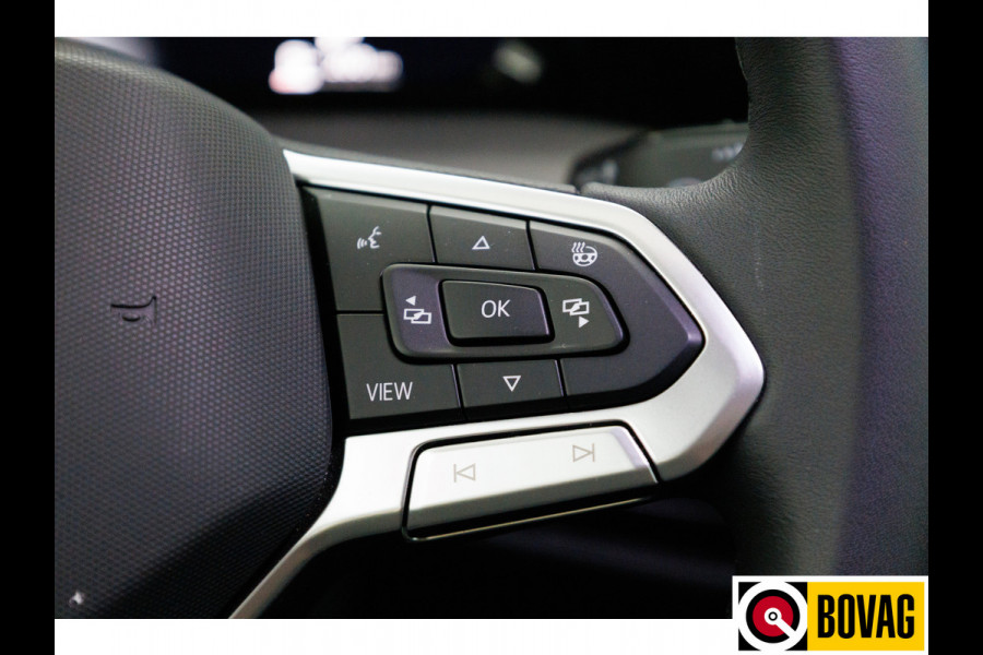 Volkswagen Golf 1.5 TSI Bus. Comf. Ed. 116 PK | Stoel & Stuurverw. | App. connect | Adap. Cruise | Extra getint glas v/a b-stijl | PDC V+ A | Draadloze tel. lader | All season banden