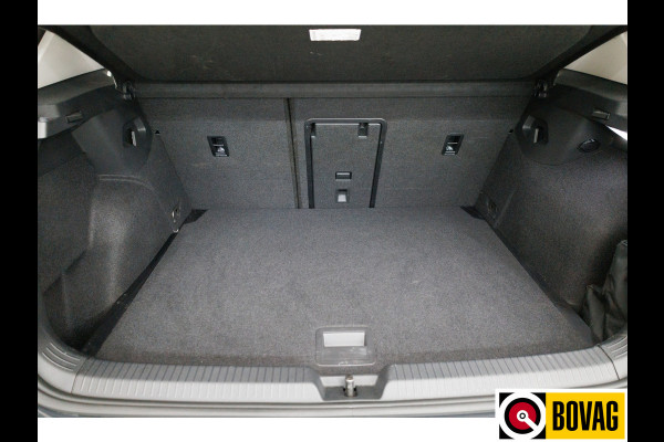 Volkswagen Golf 1.5 TSI Bus. Comf. Ed. 116 PK | Stoel & Stuurverw. | App. connect | Adap. Cruise | Extra getint glas v/a b-stijl | PDC V+ A | Draadloze tel. lader | All season banden