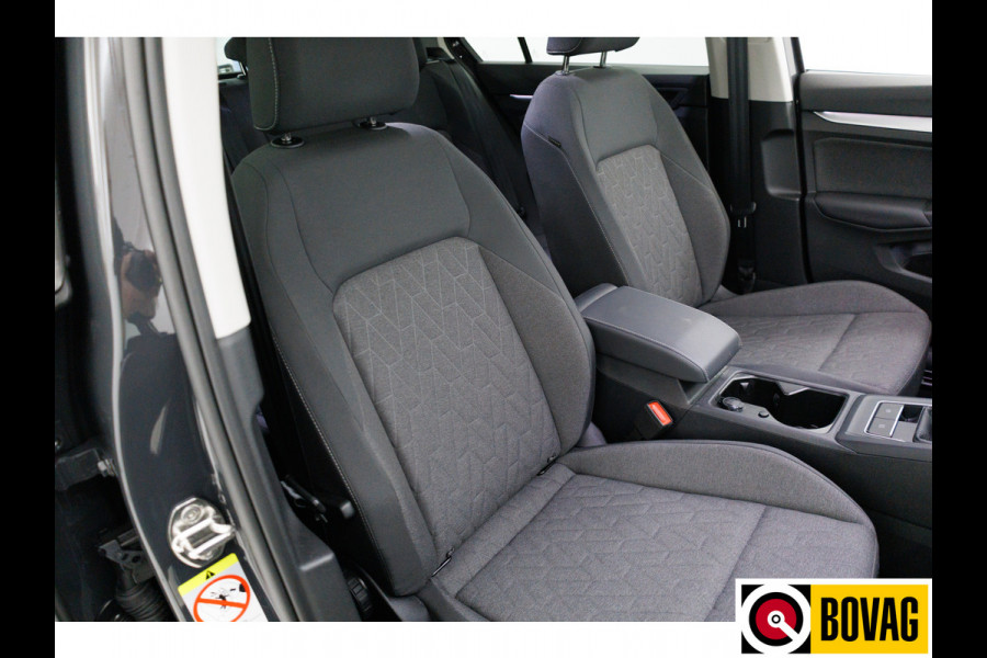 Volkswagen Golf 1.5 TSI Bus. Comf. Ed. 116 PK | Stoel & Stuurverw. | App. connect | Adap. Cruise | Extra getint glas v/a b-stijl | PDC V+ A | Draadloze tel. lader | All season banden