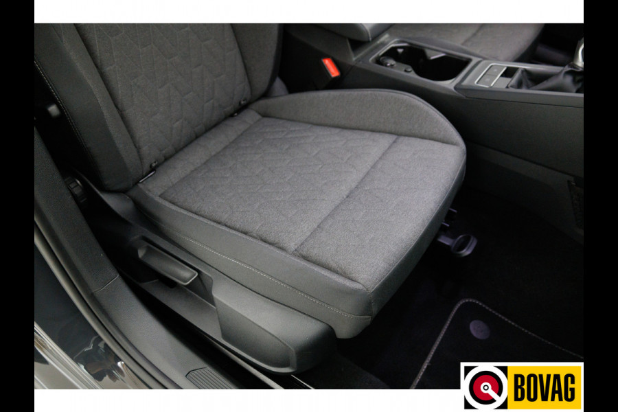 Volkswagen Golf 1.5 TSI Bus. Comf. Ed. 116 PK | Stoel & Stuurverw. | App. connect | Adap. Cruise | Extra getint glas v/a b-stijl | PDC V+ A | Draadloze tel. lader | All season banden