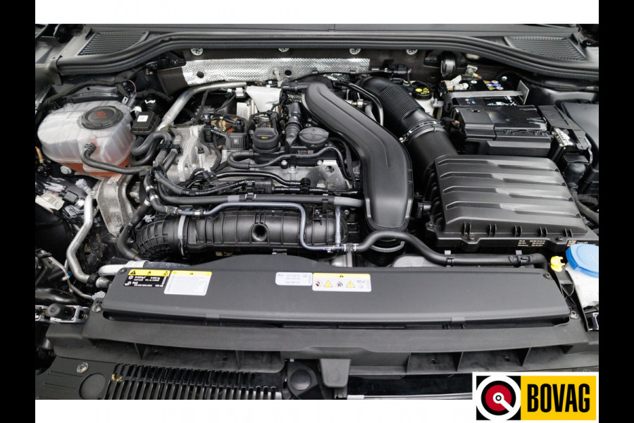 Volkswagen Golf 1.5 TSI Bus. Comf. Ed. 116 PK | Stoel & Stuurverw. | App. connect | Adap. Cruise | Extra getint glas v/a b-stijl | PDC V+ A | Draadloze tel. lader | All season banden