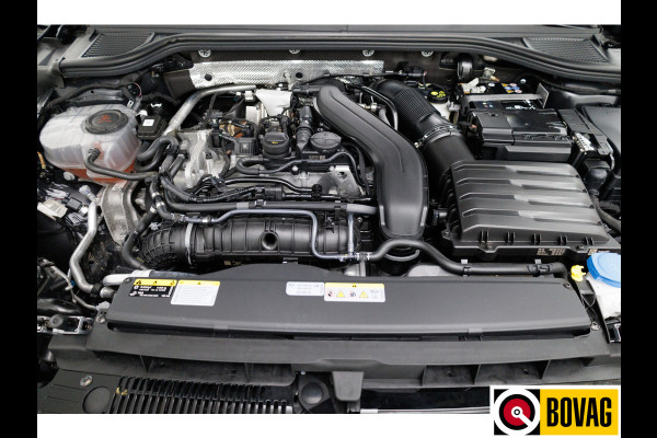 Volkswagen Golf 1.5 TSI Bus. Comf. Ed. 116 PK | Stoel & Stuurverw. | App. connect | Adap. Cruise | Extra getint glas v/a b-stijl | PDC V+ A | Draadloze tel. lader | All season banden