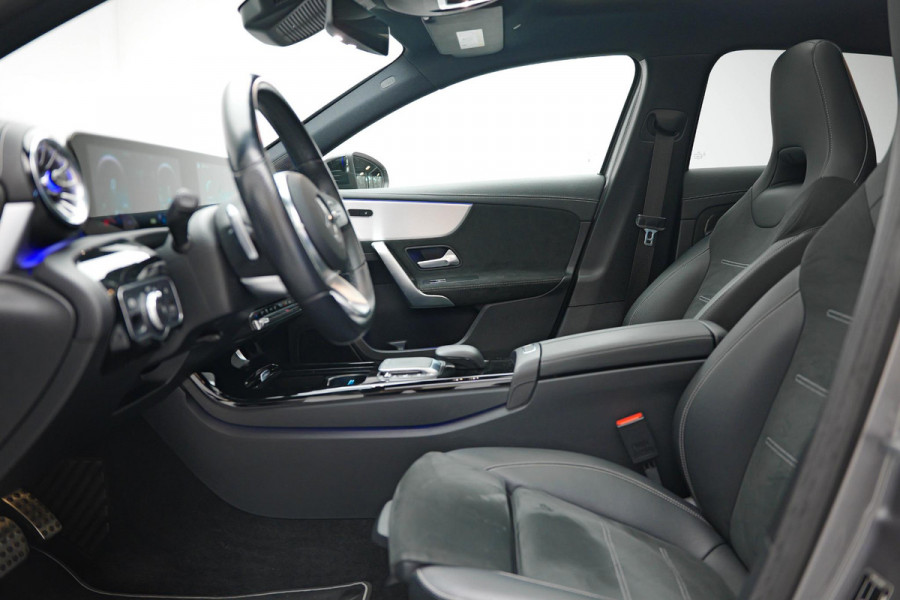Mercedes-Benz A-Klasse 250 e AMG Line |Pano|Dodehoek|Draadloos Laden|