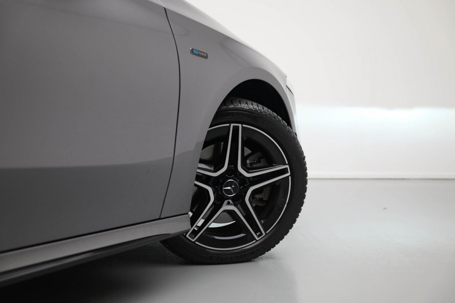 Mercedes-Benz A-Klasse 250 e AMG Line |Pano|Dodehoek|Draadloos Laden|