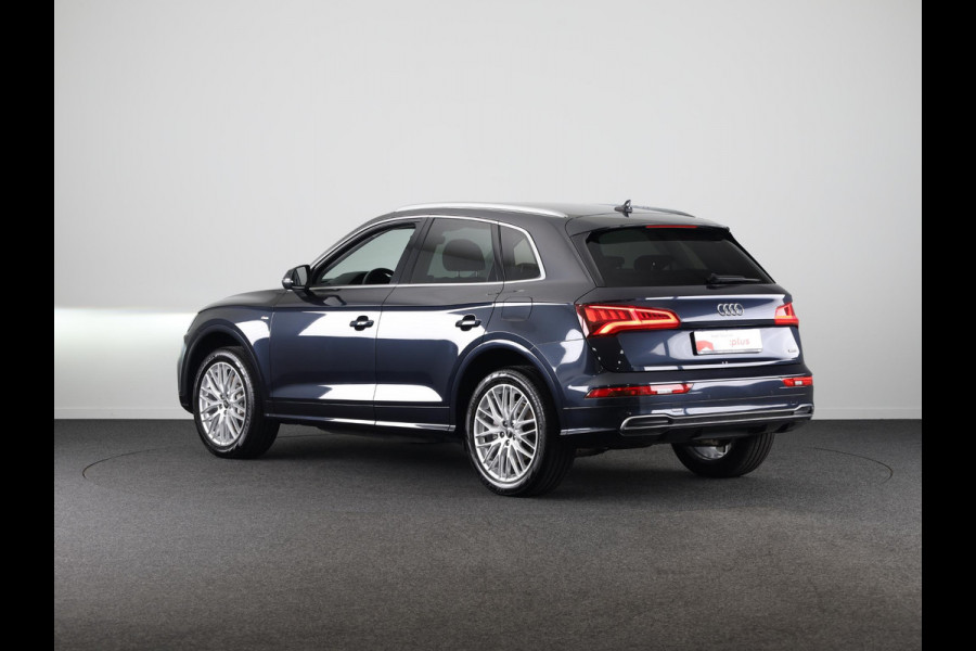 Audi Q5 50 TFSI e Advanced edition 299pk Plug in Hybrid S-tronic | Navigatie | Parkeersensoren | Adaptieve cruise control |