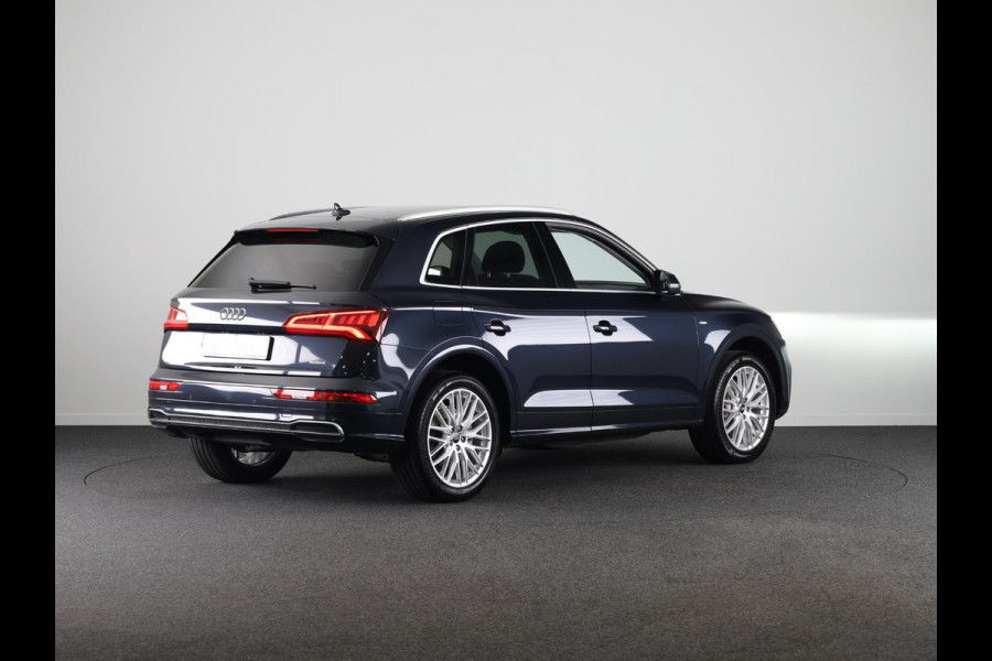 Audi Q5 50 TFSI e Advanced edition 299pk Plug in Hybrid S-tronic | Navigatie | Parkeersensoren | Adaptieve cruise control |