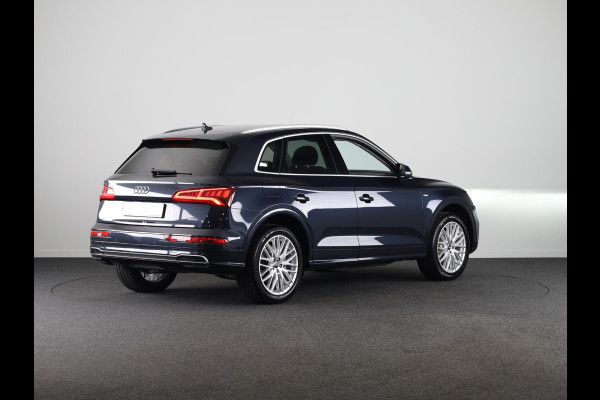 Audi Q5 50 TFSI e Advanced edition 299pk Plug in Hybrid S-tronic | Navigatie | Parkeersensoren | Adaptieve cruise control |