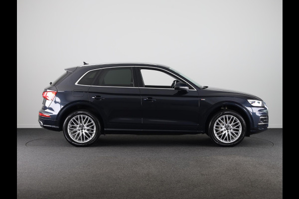 Audi Q5 50 TFSI e Advanced edition 299pk Plug in Hybrid S-tronic | Navigatie | Parkeersensoren | Adaptieve cruise control |