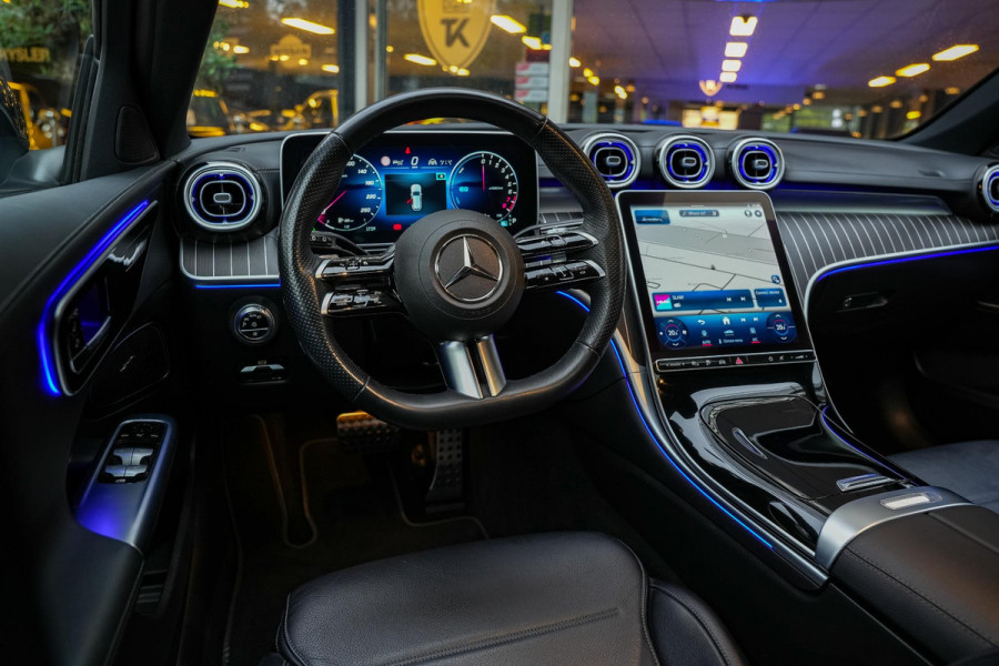 Mercedes-Benz C-Klasse 300 e AMG Line Panoramadak Full Ambient Adapt. Cruise Laser LED 360Cam 19''LM