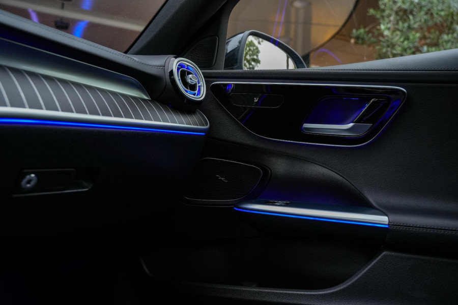 Mercedes-Benz C-Klasse 300 e AMG Line Panoramadak Full Ambient Adapt. Cruise Laser LED 360Cam 19''LM