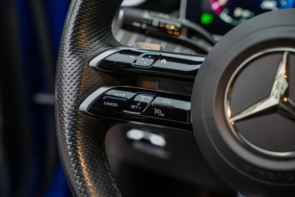 Mercedes-Benz C-Klasse 300 e AMG Line Panoramadak Full Ambient Adapt. Cruise Laser LED 360Cam 19''LM