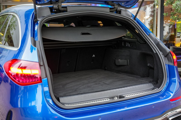 Mercedes-Benz C-Klasse 300 e AMG Line Panoramadak Full Ambient Adapt. Cruise Laser LED 360Cam 19''LM