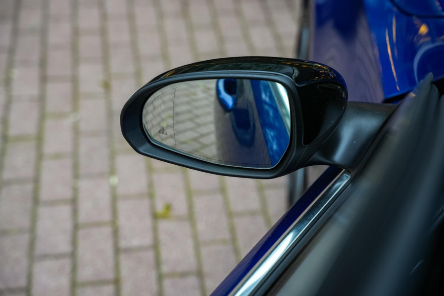 Mercedes-Benz C-Klasse 300 e AMG Line Panoramadak Full Ambient Adapt. Cruise Laser LED 360Cam 19''LM