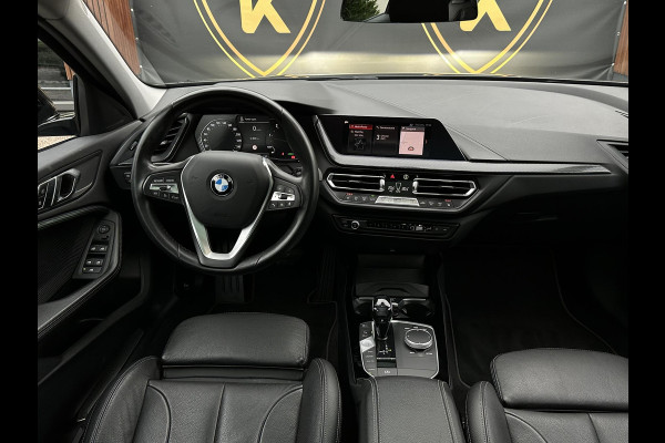BMW 1-serie 118d M Pakket Panoramadak Cruise Leer Stoelverw. 19''LM