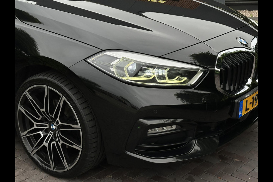 BMW 1-serie 118d M Pakket Panoramadak Cruise Leer Stoelverw. 19''LM