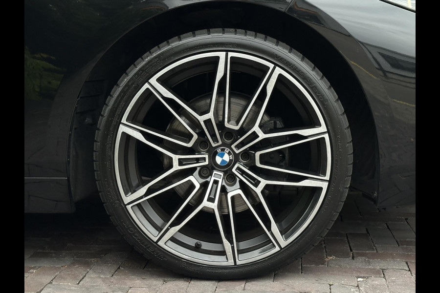BMW 1-serie 118d M Pakket Panoramadak Cruise Leer Stoelverw. 19''LM