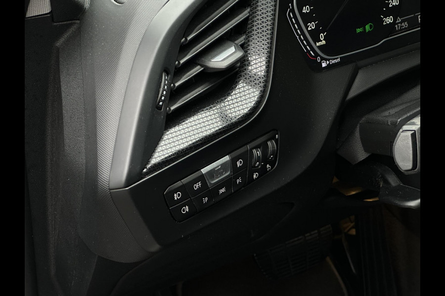 BMW 1-serie 118d M Pakket Panoramadak Cruise Leer Stoelverw. 19''LM