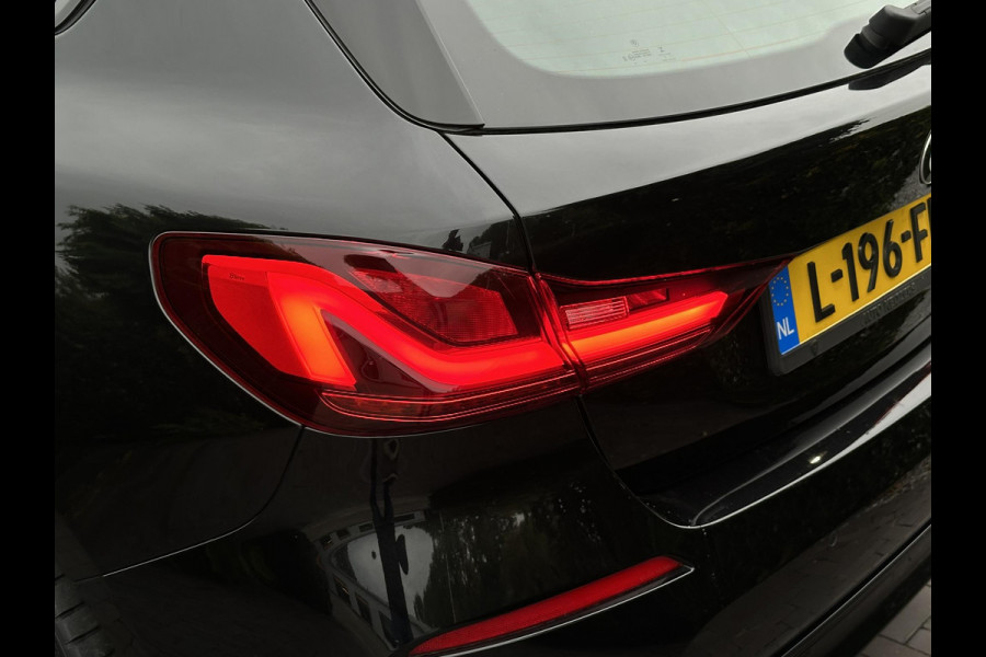 BMW 1-serie 118d M Pakket Panoramadak Cruise Leer Stoelverw. 19''LM