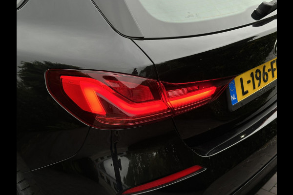 BMW 1-serie 118d M Pakket Panoramadak Cruise Leer Stoelverw. 19''LM