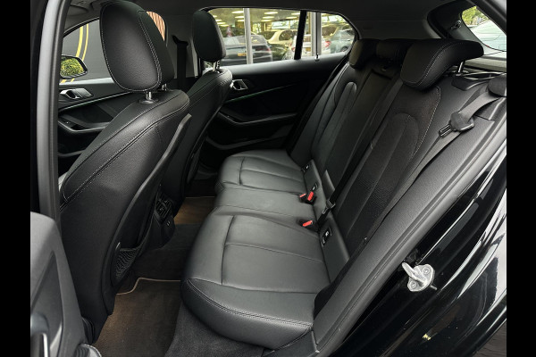 BMW 1-serie 118d M Pakket Panoramadak Cruise Leer Stoelverw. 19''LM