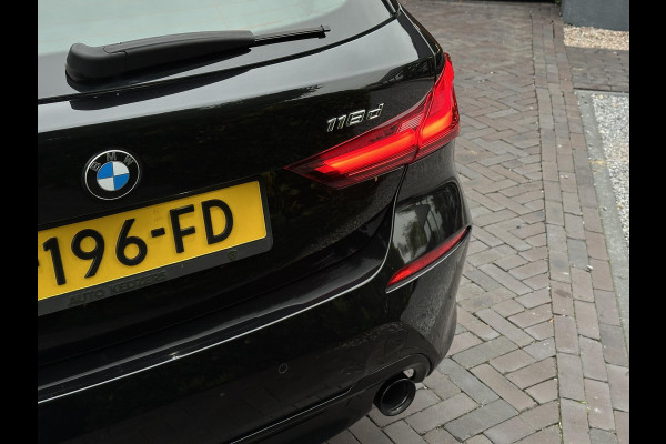 BMW 1-serie 118d M Pakket Panoramadak Cruise Leer Stoelverw. 19''LM