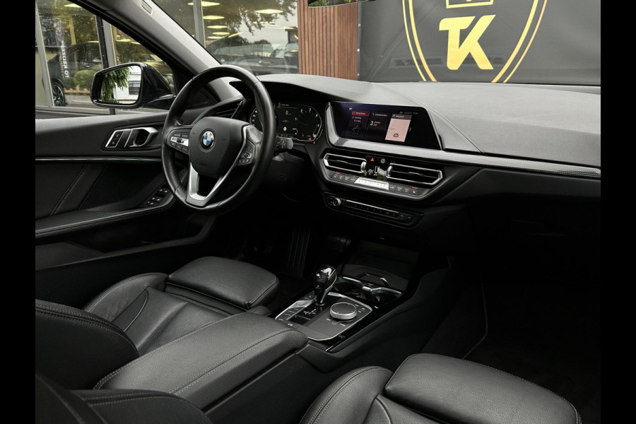 BMW 1-serie 118d M Pakket Panoramadak Cruise Leer Stoelverw. 19''LM