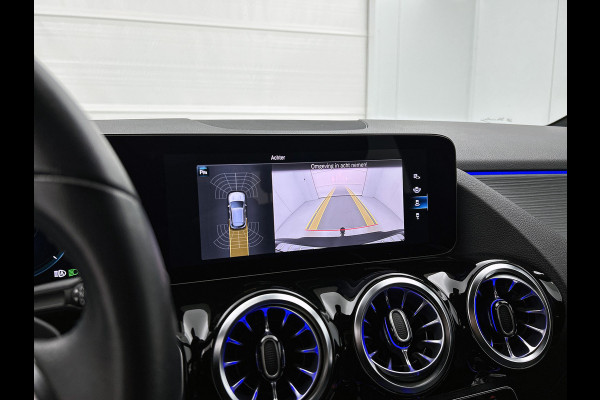 Mercedes-Benz EQA 250 Luxury Line 67 kWh Lichtmetalen velgen | Navigatie | Wide screen | Keyles Go | parking support met camera achter | Inclusief 48 maanden MB Certified garantie voor Europa.