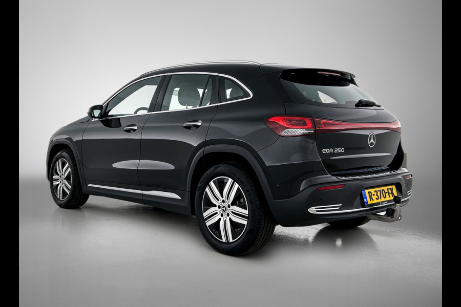 Mercedes-Benz EQA 250 Luxury Line 67 kWh Lichtmetalen velgen | Navigatie | Wide screen | Keyles Go | parking support met camera achter | Inclusief 48 maanden MB Certified garantie voor Europa.