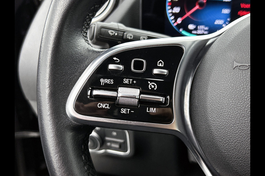 Mercedes-Benz EQA 250 Luxury Line 67 kWh Lichtmetalen velgen | Navigatie | Wide screen | Keyles Go | parking support met camera achter | Inclusief 48 maanden MB Certified garantie voor Europa.