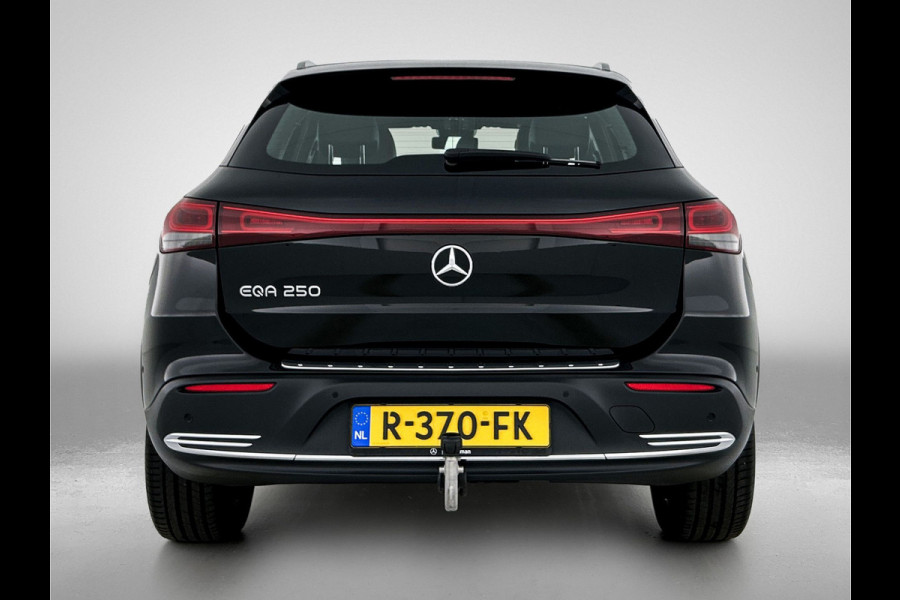 Mercedes-Benz EQA 250 Luxury Line 67 kWh Lichtmetalen velgen | Navigatie | Wide screen | Keyles Go | parking support met camera achter | Inclusief 48 maanden MB Certified garantie voor Europa.