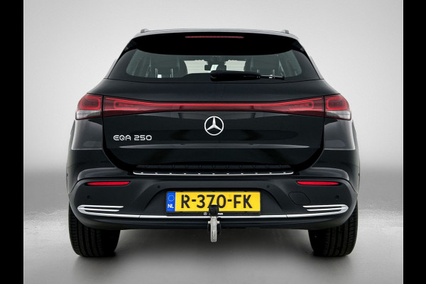 Mercedes-Benz EQA 250 Luxury Line 67 kWh Lichtmetalen velgen | Navigatie | Wide screen | Keyles Go | parking support met camera achter | Inclusief 48 maanden MB Certified garantie voor Europa.