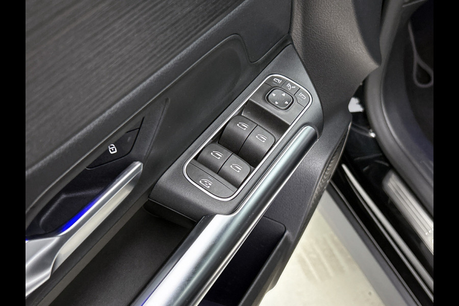 Mercedes-Benz EQA 250 Luxury Line 67 kWh Lichtmetalen velgen | Navigatie | Wide screen | Keyles Go | parking support met camera achter | Inclusief 48 maanden MB Certified garantie voor Europa.