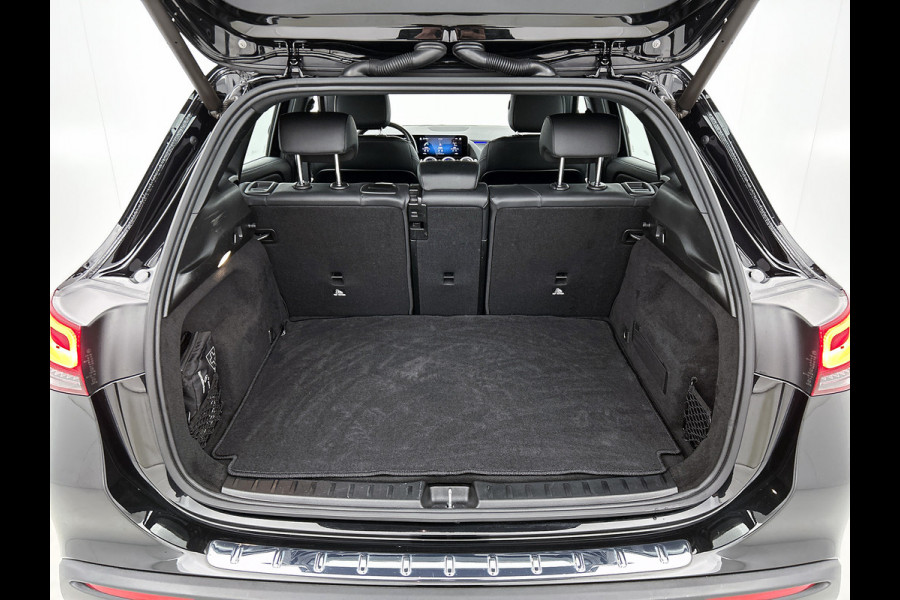 Mercedes-Benz EQA 250 Luxury Line 67 kWh Lichtmetalen velgen | Navigatie | Wide screen | Keyles Go | parking support met camera achter | Inclusief 48 maanden MB Certified garantie voor Europa.