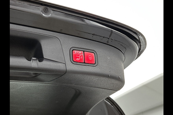 Mercedes-Benz EQA 250 Luxury Line 67 kWh Lichtmetalen velgen | Navigatie | Wide screen | Keyles Go | parking support met camera achter | Inclusief 48 maanden MB Certified garantie voor Europa.