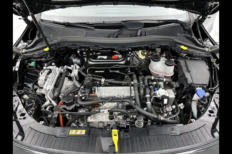 Mercedes-Benz EQA 250 Luxury Line 67 kWh Lichtmetalen velgen | Navigatie | Wide screen | Keyles Go | parking support met camera achter | Inclusief 48 maanden MB Certified garantie voor Europa.