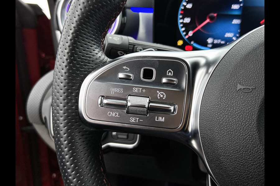 Mercedes-Benz CLA-Klasse Shooting Brake 200 AMG Line 5 spaaks lichtmetalen velgen | Navigatie | MBUX wide screen | Parking support met camera | speciale uitlaten achter Inclusief 24 maanden MB Certified garantie voor Europa.
