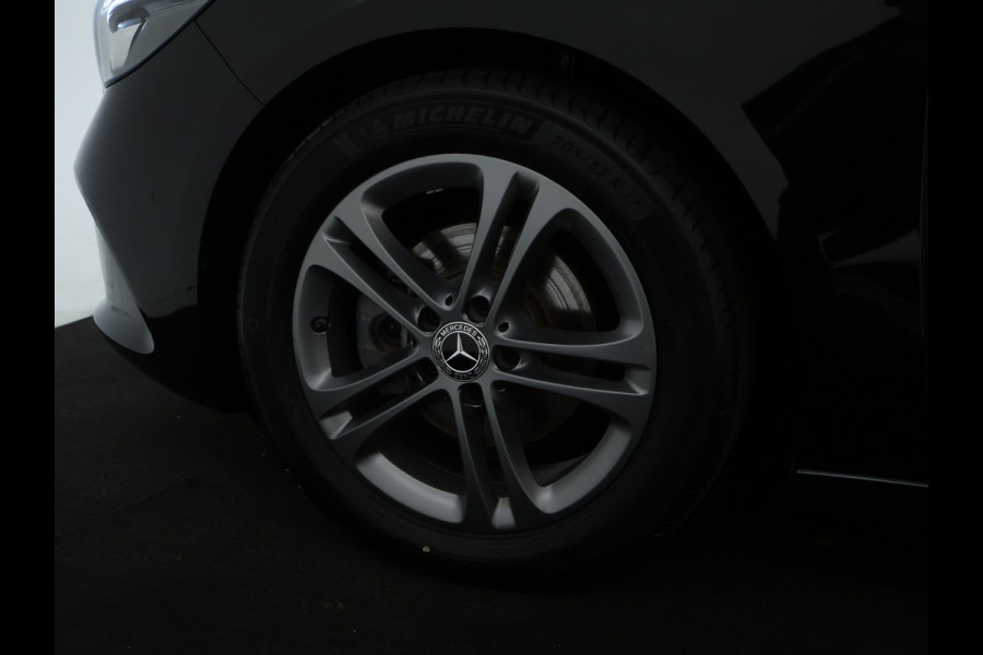 Mercedes-Benz B-Klasse 180 Advantage Achteruitrijcamera | Ledkoplampen | EASY PACK achterklep | Navigatiesysteem met harde schijf. Inclusief 24 maanden MB Certified garantie voor Europa.