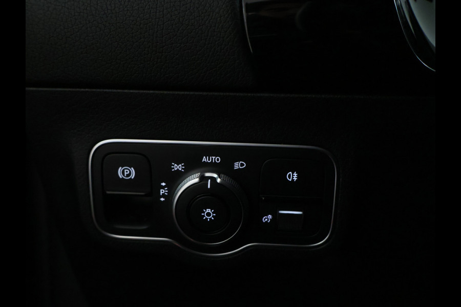 Mercedes-Benz B-Klasse 180 Advantage Achteruitrijcamera | Ledkoplampen | EASY PACK achterklep | Navigatiesysteem met harde schijf. Inclusief 24 maanden MB Certified garantie voor Europa.