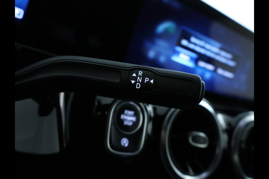 Mercedes-Benz B-Klasse 180 Advantage Achteruitrijcamera | Ledkoplampen | EASY PACK achterklep | Navigatiesysteem met harde schijf. Inclusief 24 maanden MB Certified garantie voor Europa.