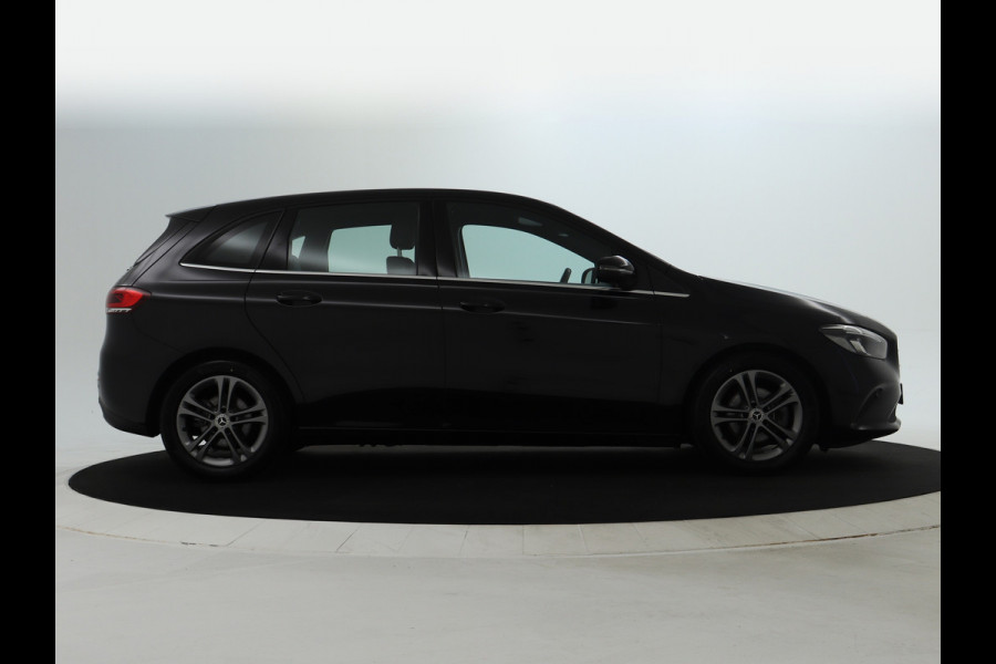 Mercedes-Benz B-Klasse 180 Advantage Achteruitrijcamera | Ledkoplampen | EASY PACK achterklep | Navigatiesysteem met harde schijf. Inclusief 24 maanden MB Certified garantie voor Europa.
