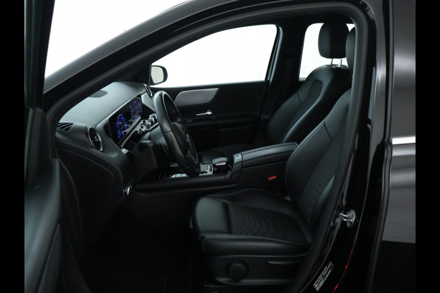 Mercedes-Benz B-Klasse 180 Advantage Achteruitrijcamera | Ledkoplampen | EASY PACK achterklep | Navigatiesysteem met harde schijf. Inclusief 24 maanden MB Certified garantie voor Europa.