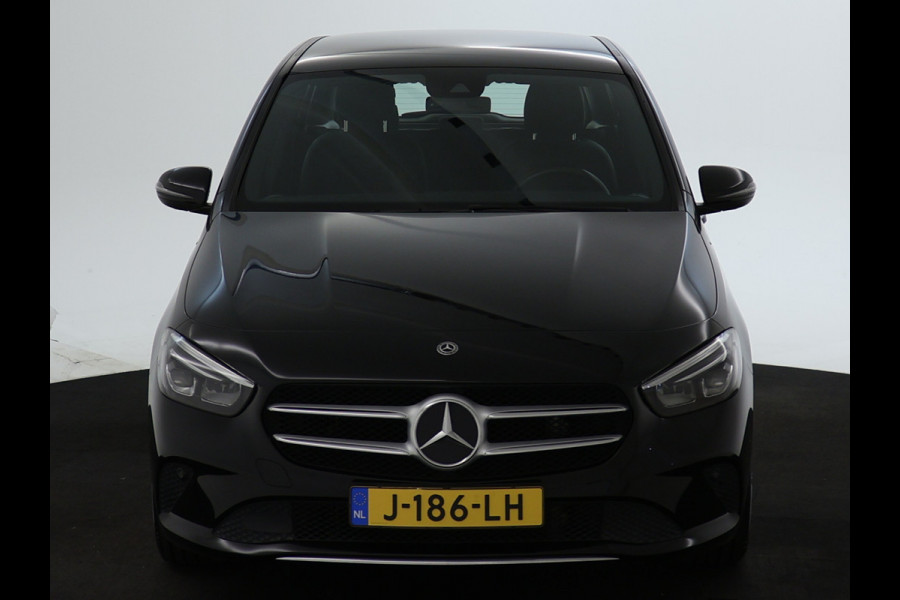 Mercedes-Benz B-Klasse 180 Advantage Achteruitrijcamera | Ledkoplampen | EASY PACK achterklep | Navigatiesysteem met harde schijf. Inclusief 24 maanden MB Certified garantie voor Europa.