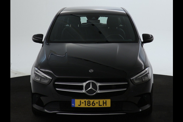 Mercedes-Benz B-Klasse 180 Advantage Achteruitrijcamera | Ledkoplampen | EASY PACK achterklep | Navigatiesysteem met harde schijf. Inclusief 24 maanden MB Certified garantie voor Europa.