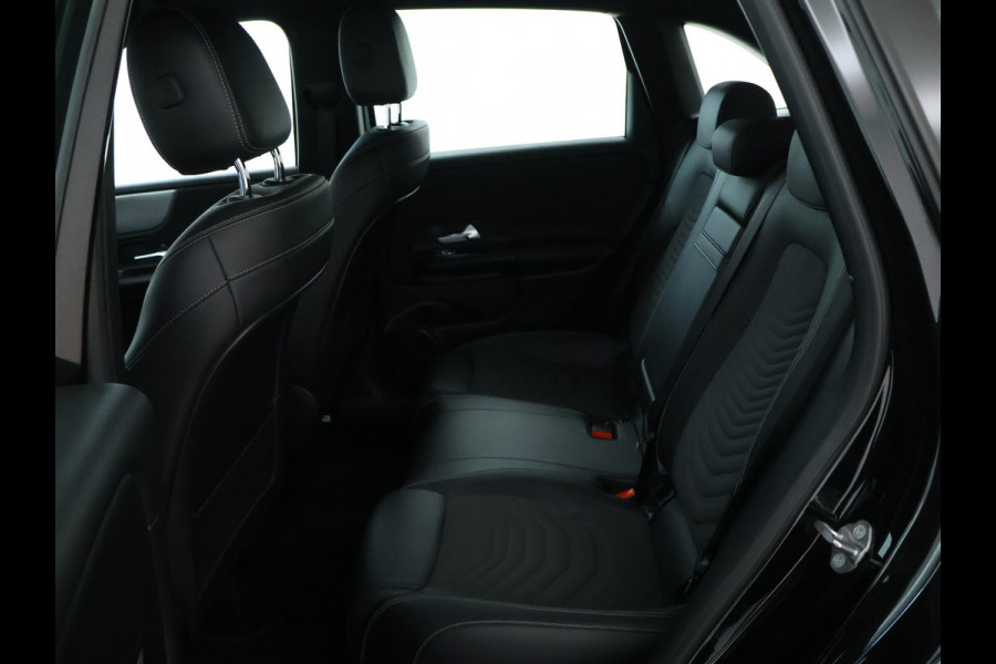 Mercedes-Benz B-Klasse 180 Advantage Achteruitrijcamera | Ledkoplampen | EASY PACK achterklep | Navigatiesysteem met harde schijf. Inclusief 24 maanden MB Certified garantie voor Europa.