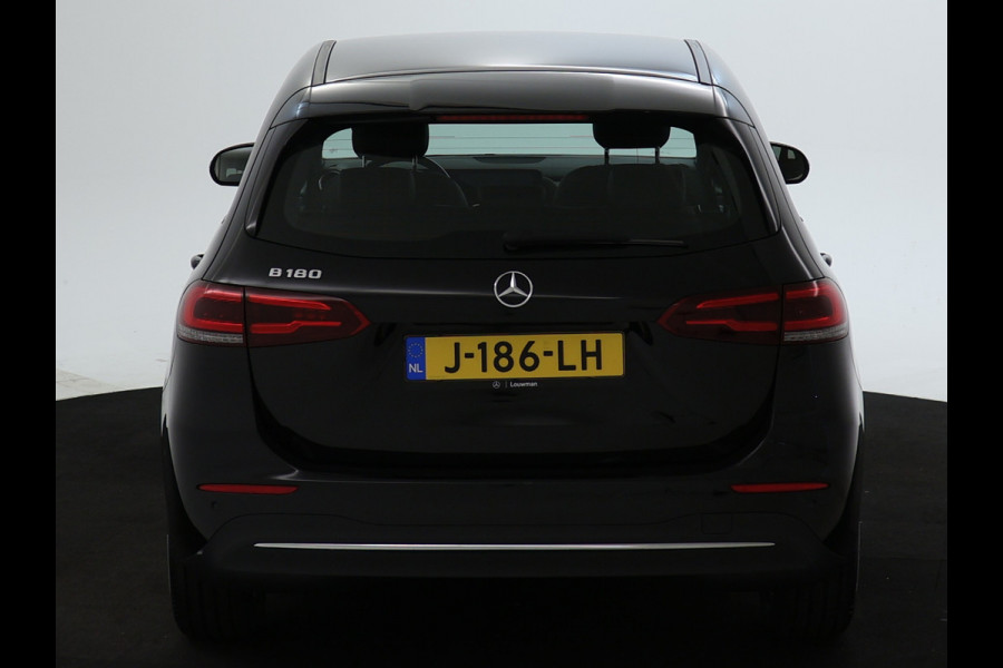 Mercedes-Benz B-Klasse 180 Advantage Achteruitrijcamera | Ledkoplampen | EASY PACK achterklep | Navigatiesysteem met harde schijf. Inclusief 24 maanden MB Certified garantie voor Europa.