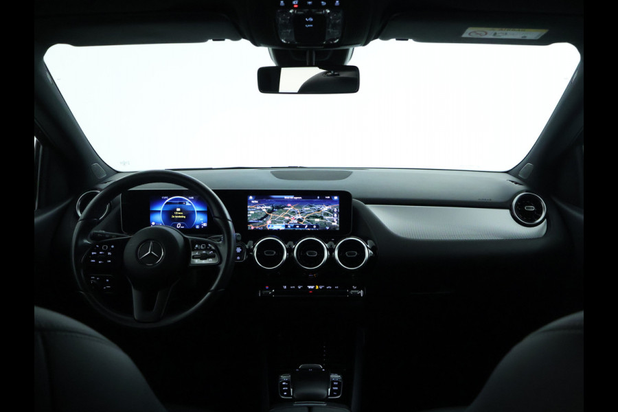 Mercedes-Benz B-Klasse 180 Advantage Achteruitrijcamera | Ledkoplampen | EASY PACK achterklep | Navigatiesysteem met harde schijf. Inclusief 24 maanden MB Certified garantie voor Europa.